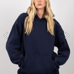 NWT Unisex Medium Comfrt Signature Hoodie In Navy SOLD OUT